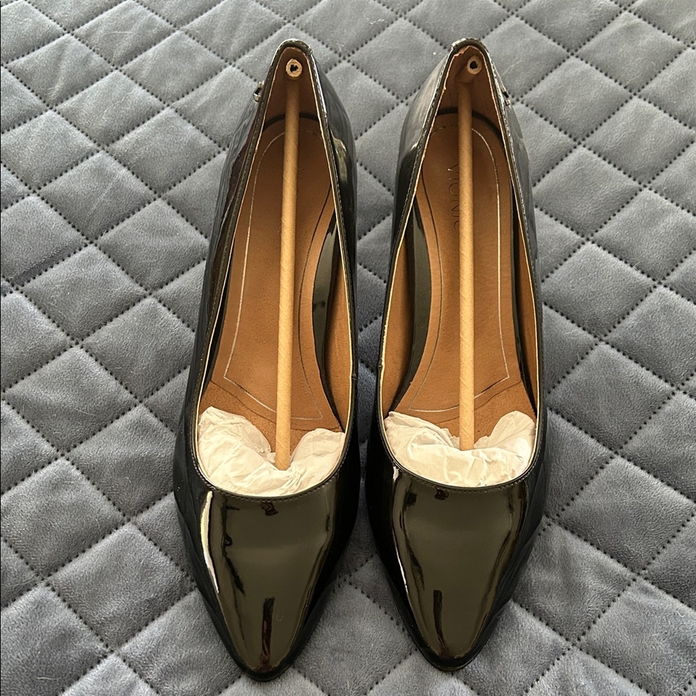Vionic Black Patent Leather Heels